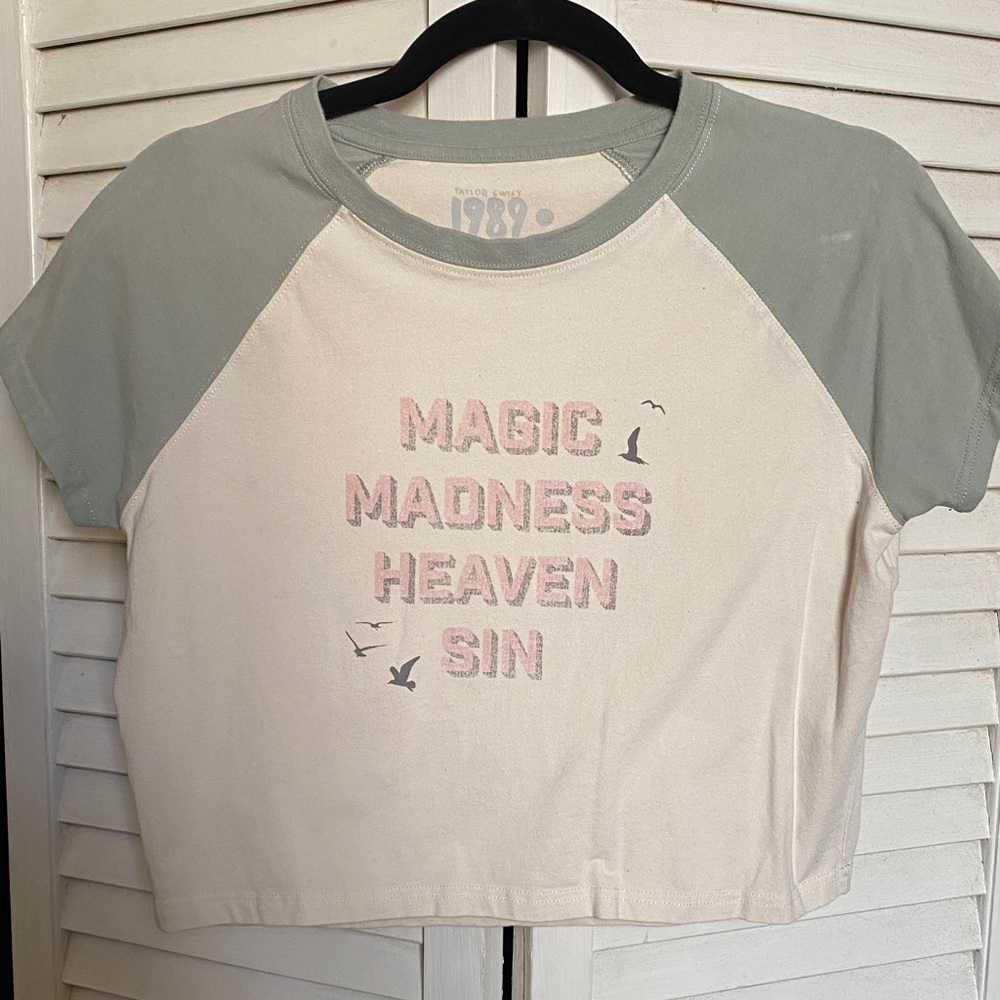 Taylor Swift 1989 Graphic Tee in Gray